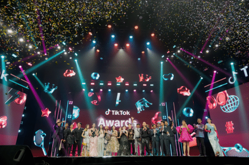 Potret-Keseruan-Para-Kreator-pada-Malam-Puncak-TikTok-Awards-Indonesia-2024-scaled_imgupscaler.ai_V1(Fast)_4K Ikutan Berbagai Event TikTok Agency di Jakarta